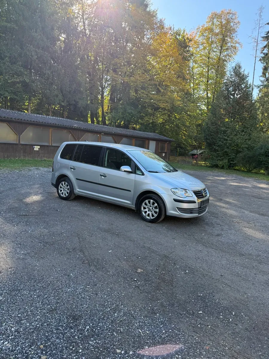 Volkswagen Touran 2007 photo 3