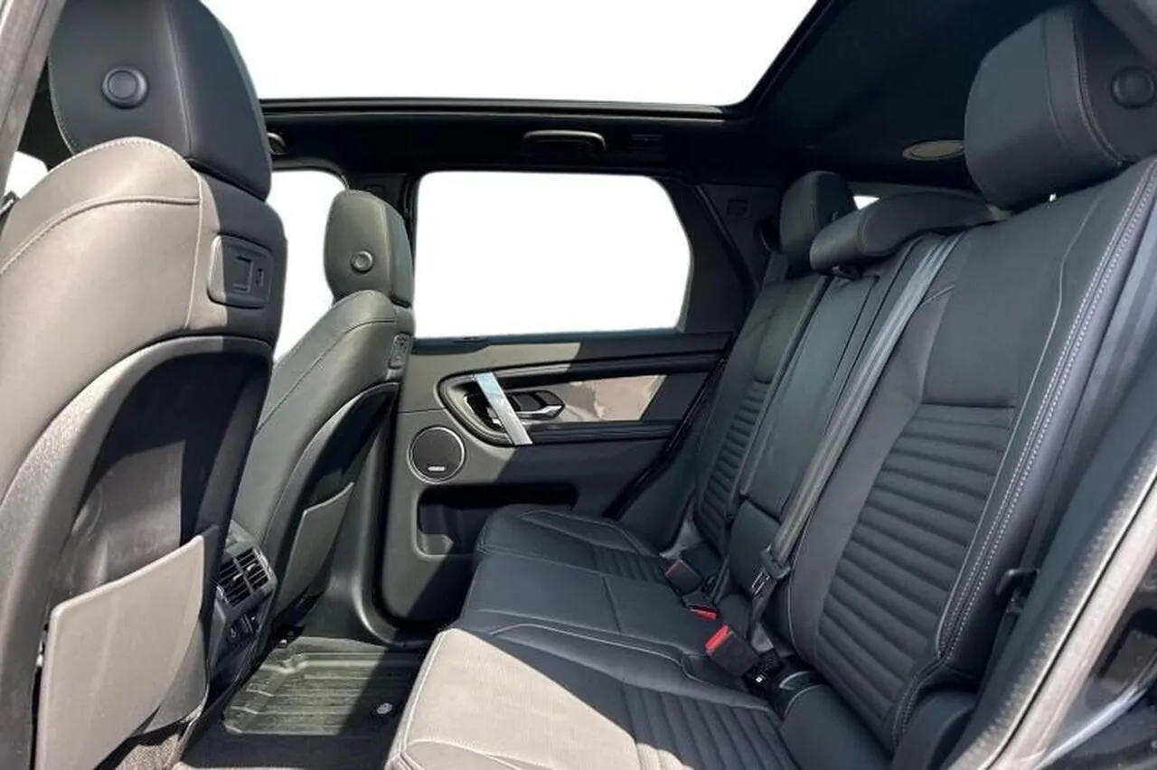 Land Rover Discovery Sport photo 4