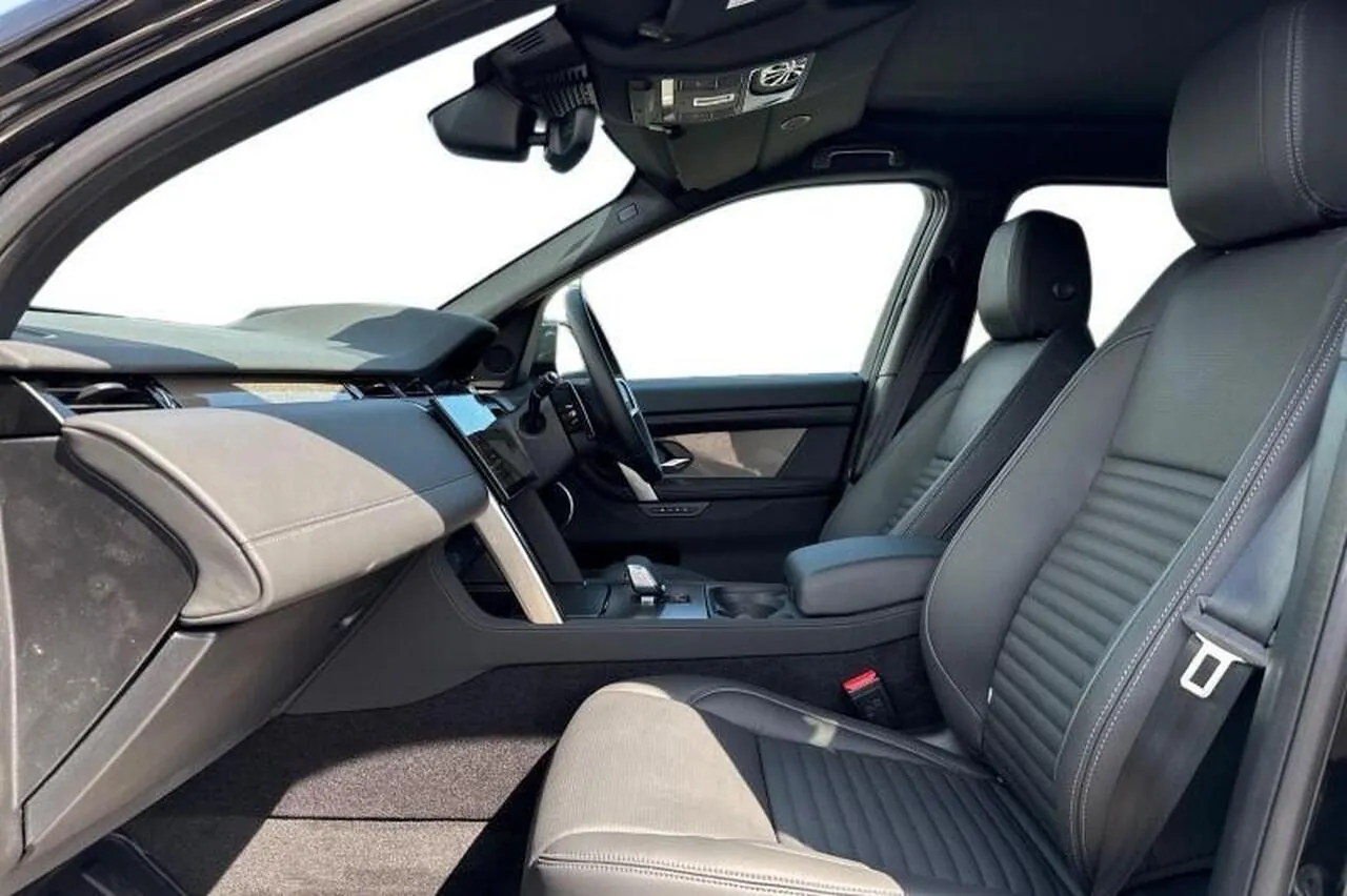 Land Rover Discovery Sport photo 3