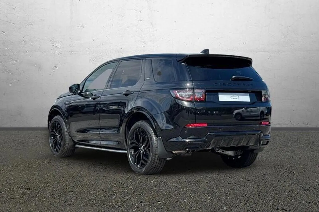Land Rover Discovery Sport photo 2