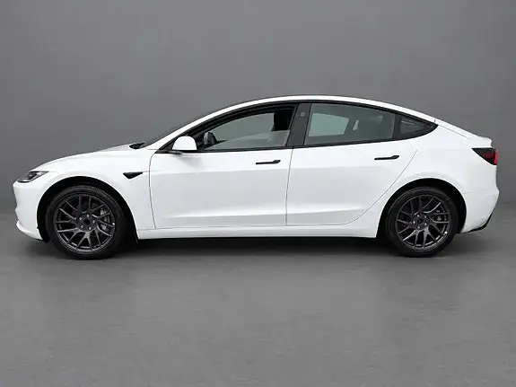 Tesla Model 3 2024 photo 2
