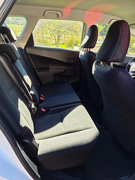 Toyota Verso-S 2012 photo 5