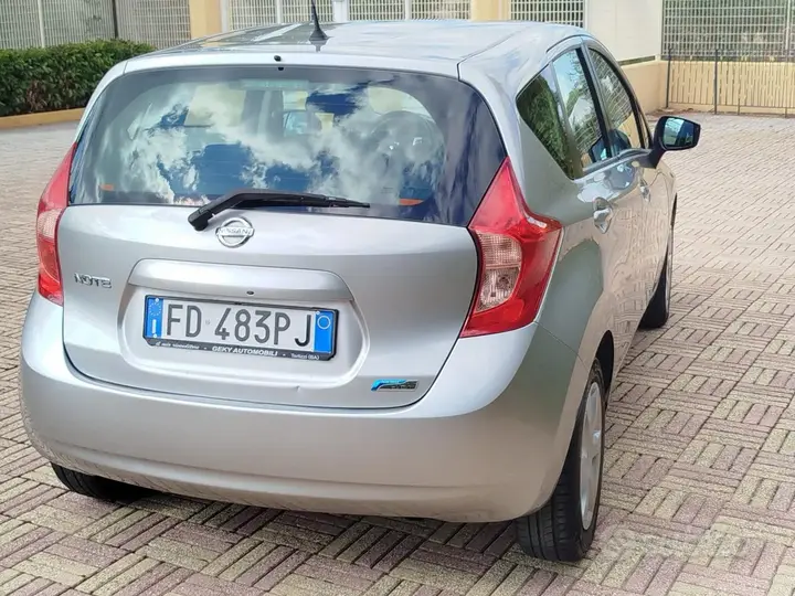 Nissan Note 2014 photo 2