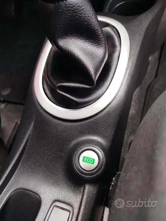 Nissan Note 2014 photo 3