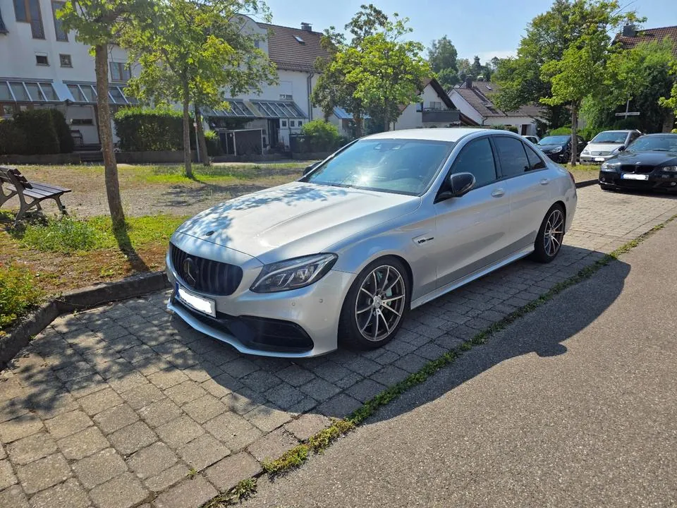 Mercedes-Benz C63 Amg