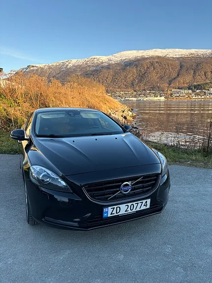Volvo V40 2014 photo 2
