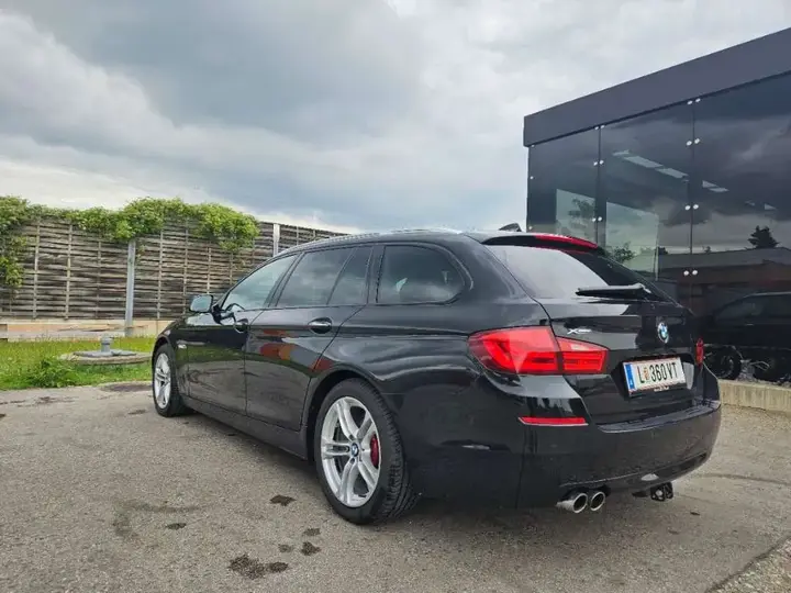 BMW 5 Series 2012 photo 2