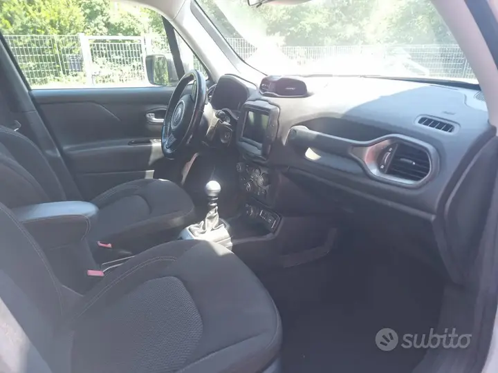 Jeep Renegade 2018 photo 2