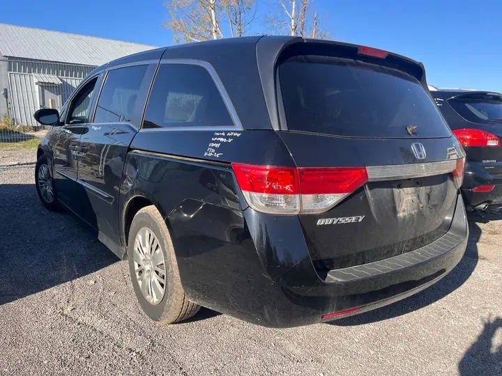 Honda Odyssey 2016 photo 4