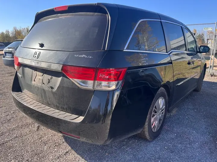 Honda Odyssey 2016 photo 3