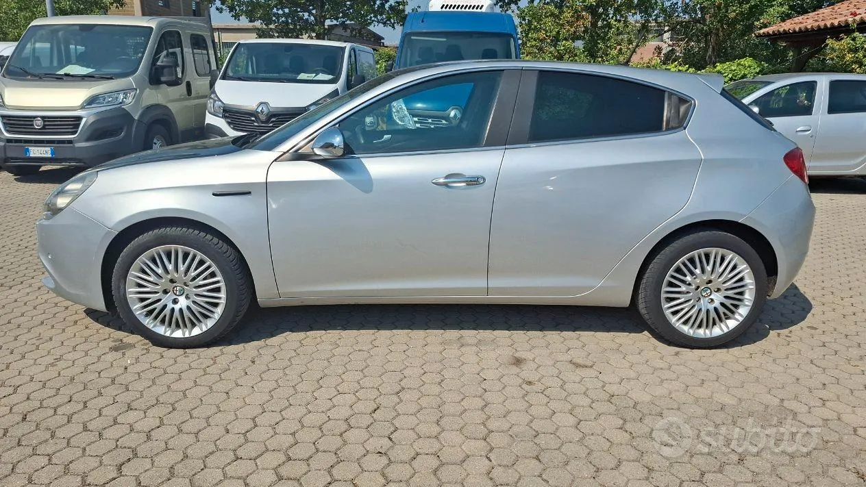 Alfa Romeo Giulietta 2015 photo 3