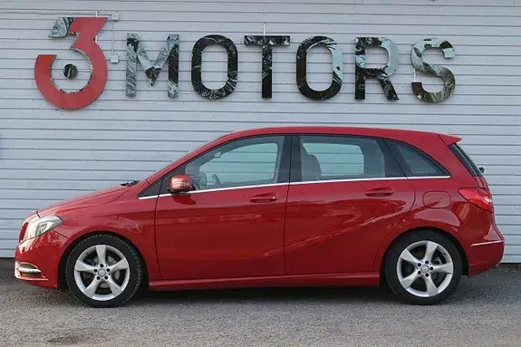Mercedes-Benz B 180 2015 photo 3