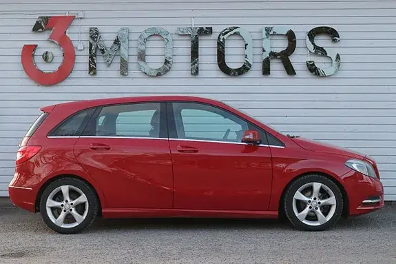 Mercedes-Benz B 180 2015 photo 4