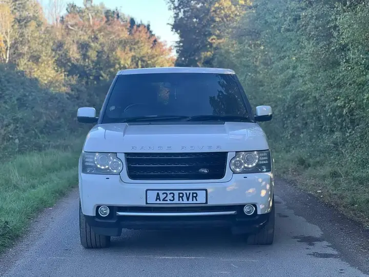 Land Rover Range Rover 2010 photo 2