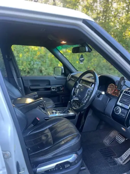 Land Rover Range Rover 2010 photo 4