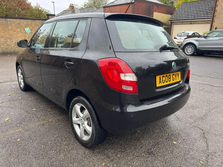 Skoda Fabia 2008 photo 5