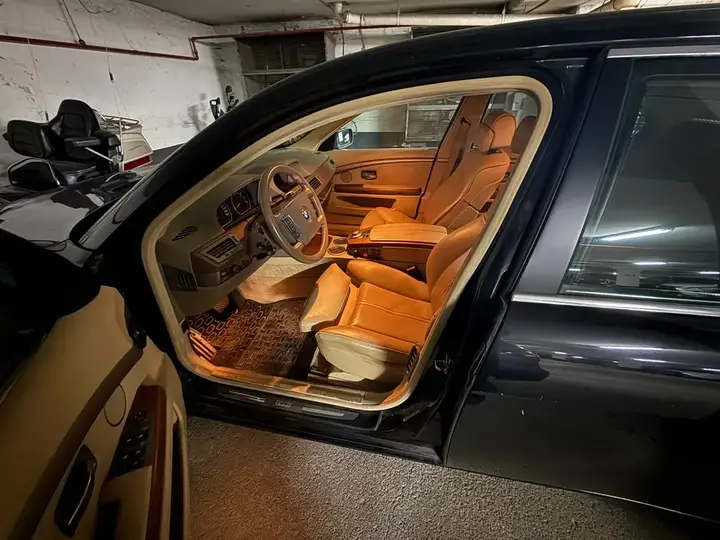 BMW 7 Series 2005 photo 4