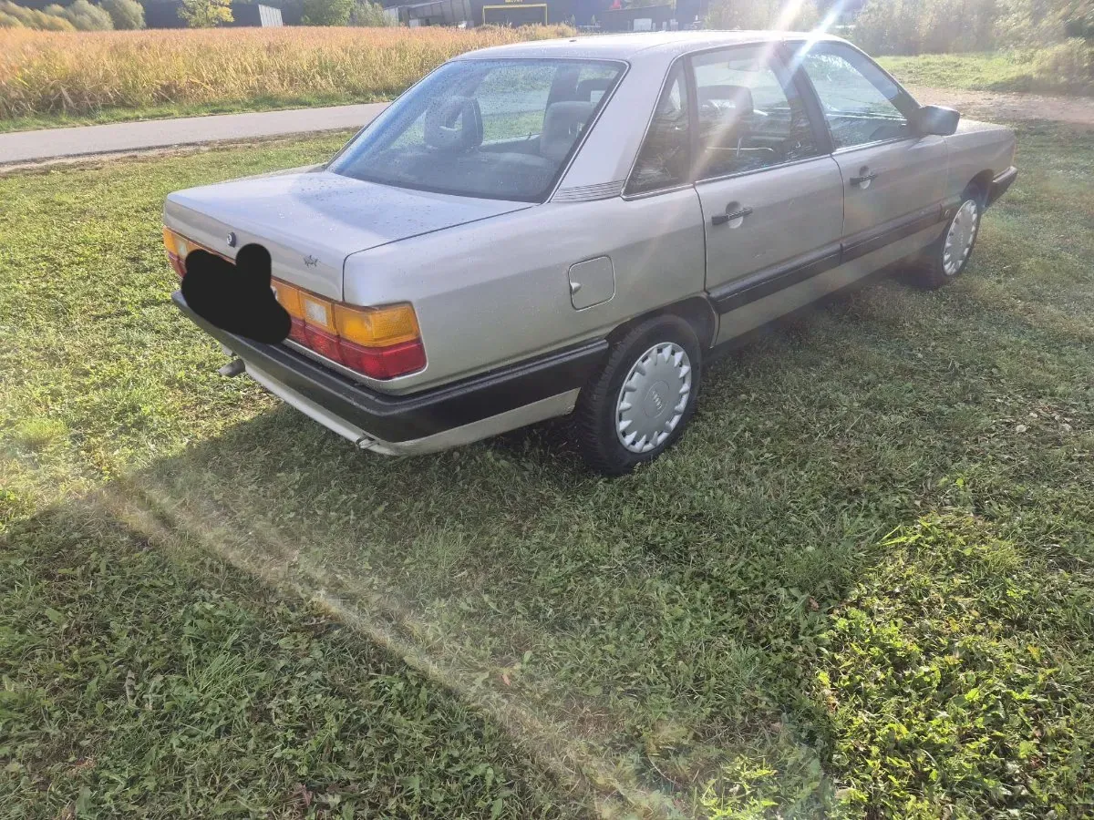 Audi 100 1986 photo 3