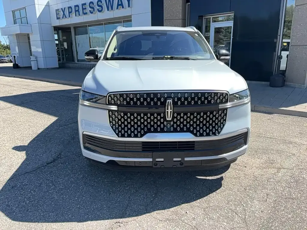 Lincoln Navigator 2025 photo 2