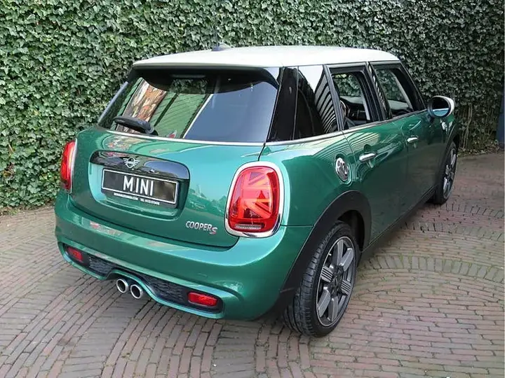Mini Cooper S 2019 photo 2