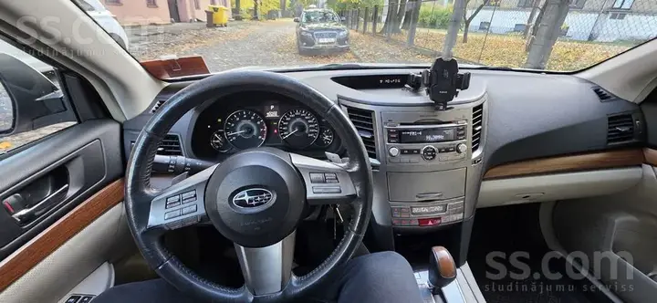 Subaru Legacy 2010 photo 4