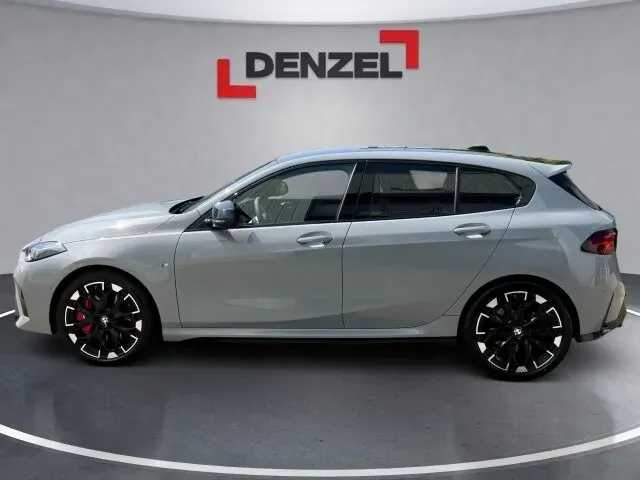 BMW 1 Series 2025 photo 2