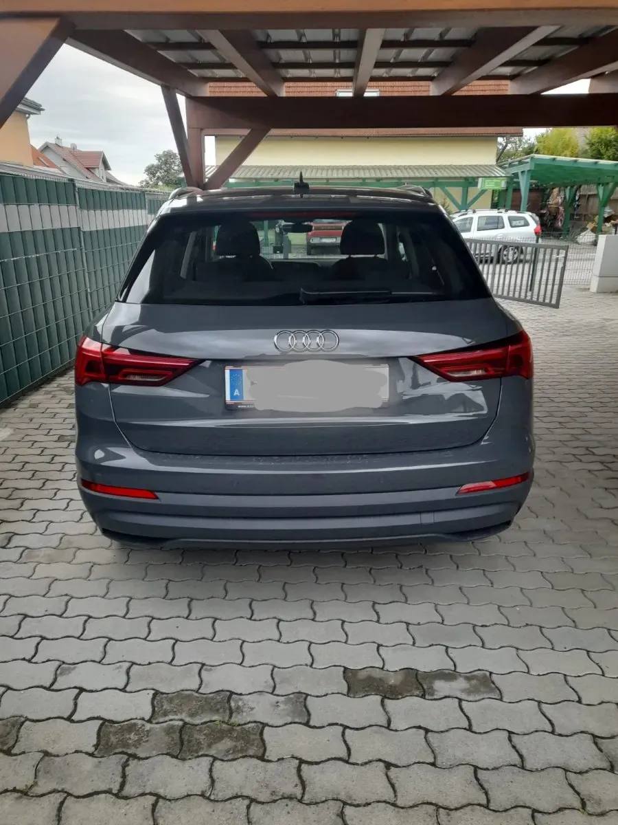 Audi Q3 2023 photo 2