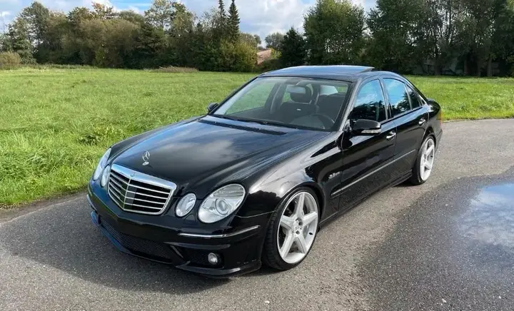 Mercedes-Benz W211