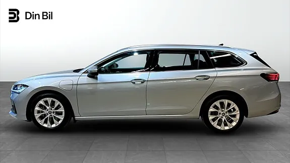 Skoda Superb 2025 photo 2