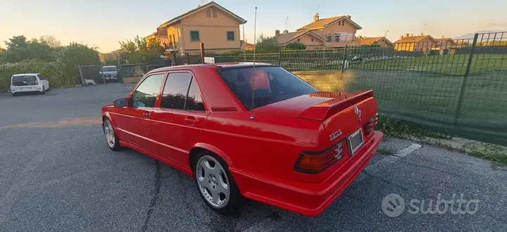 Mercedes-Benz 190 1986 photo 2