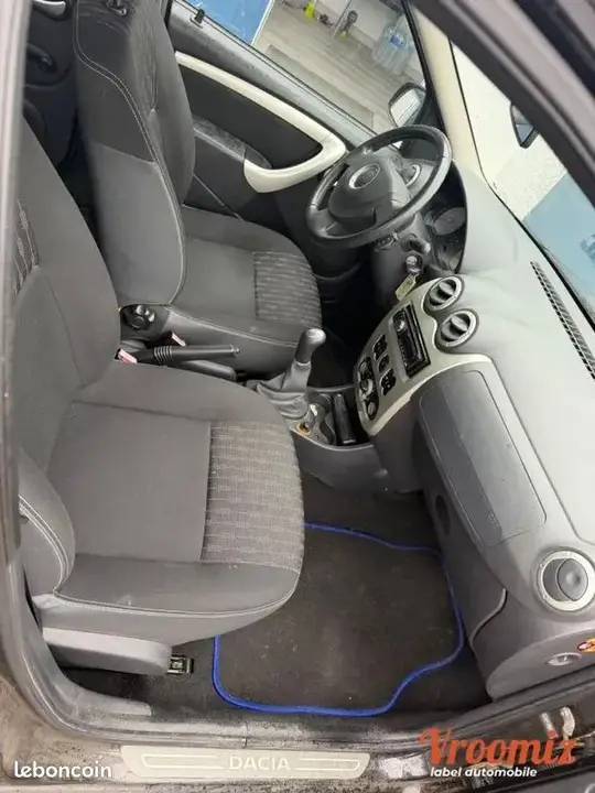 Dacia Logan 2010 photo 5