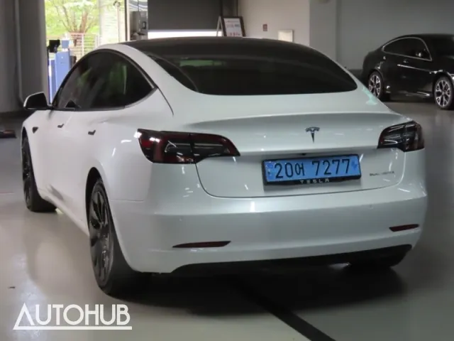 Tesla Model 3 2021 photo 4