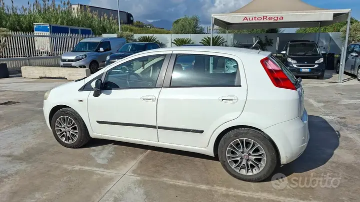 Fiat Punto 2009 photo 4