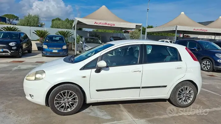 Fiat Punto 2009 photo 3