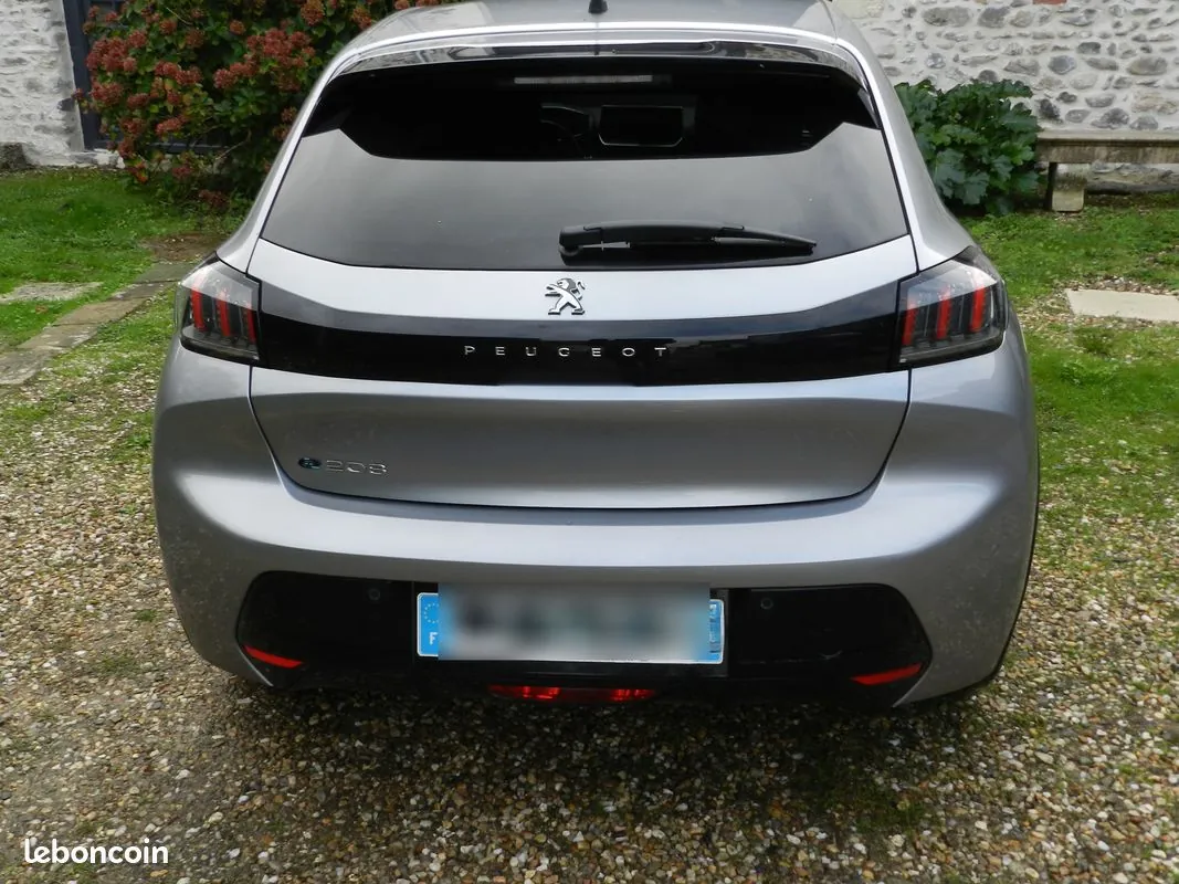 Peugeot 208 2021 photo 4