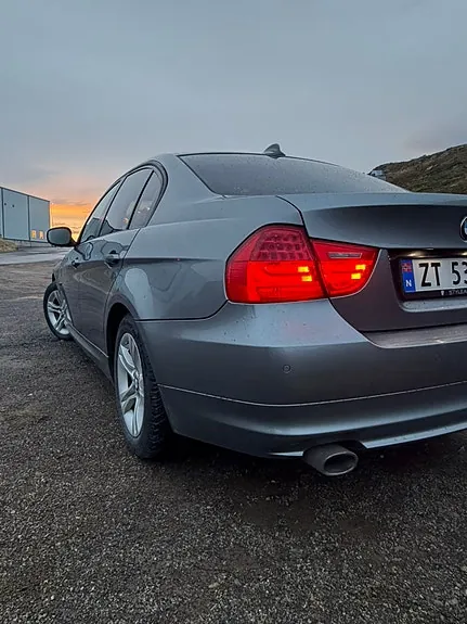 BMW 316D 2010 photo 3