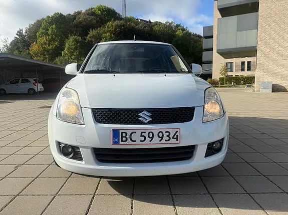 Suzuki Swift 2009 photo 5
