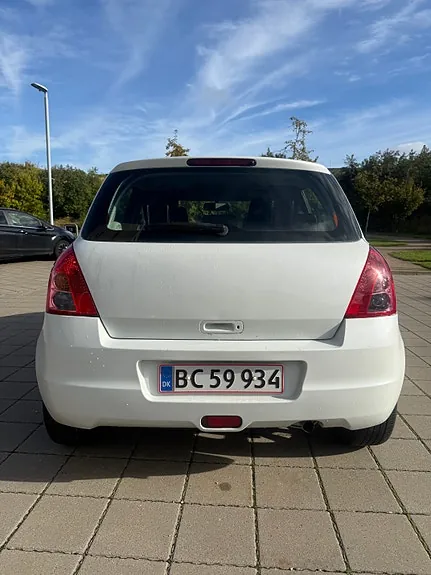 Suzuki Swift 2009 photo 4