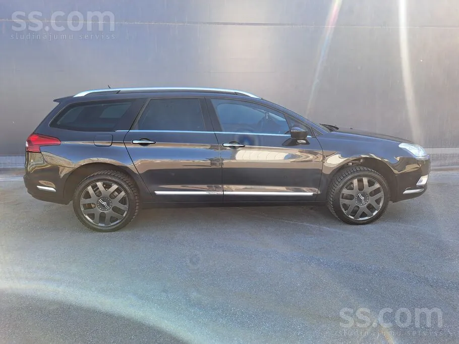 Citroen C5 2012 photo 2