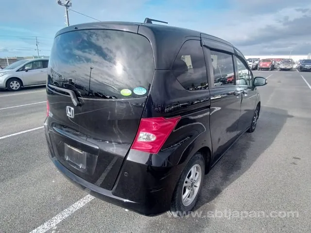 Honda Freed G 2009 photo 4