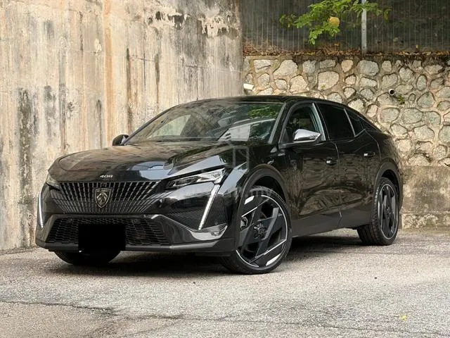 Peugeot 408