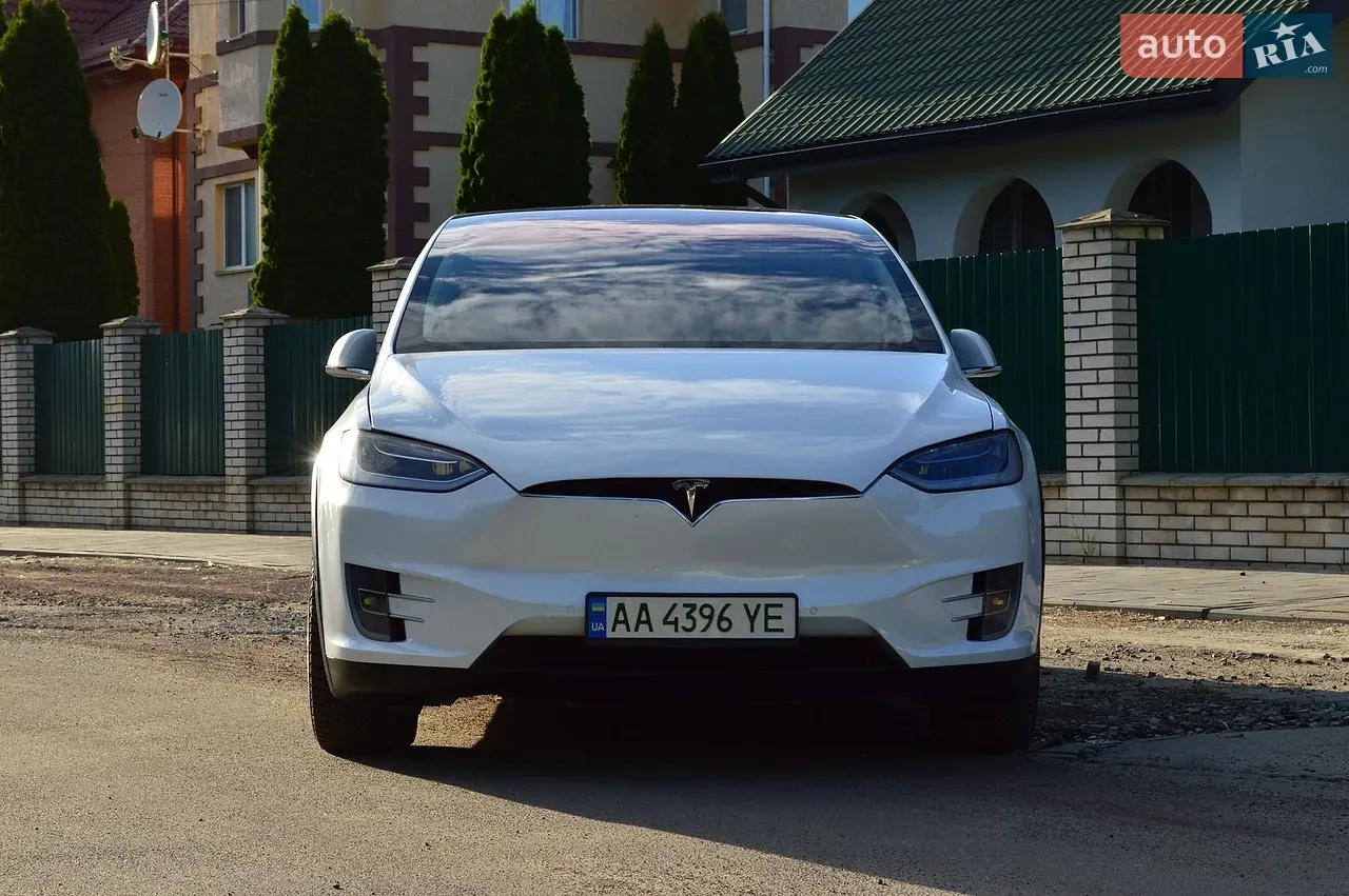 Tesla Model X 2017 photo 4