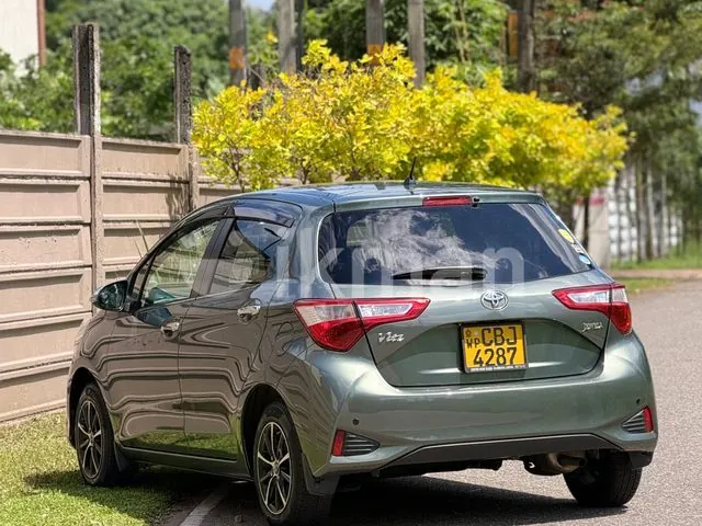 Toyota Vitz 2017 photo 3
