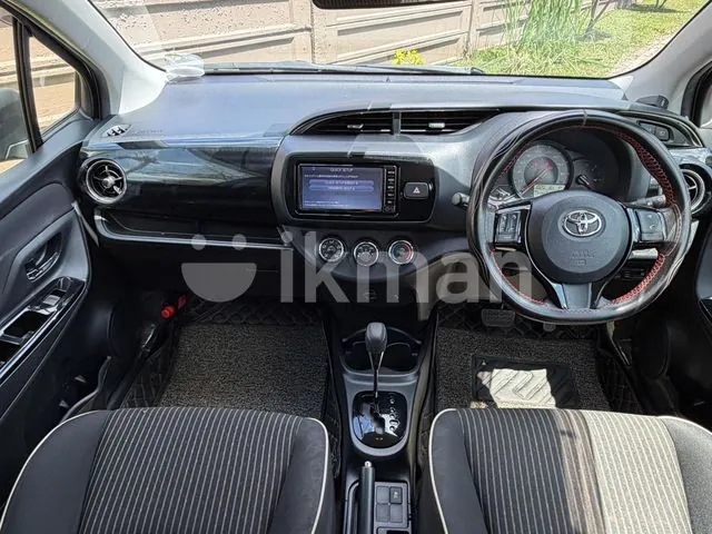 Toyota Vitz 2017 photo 4