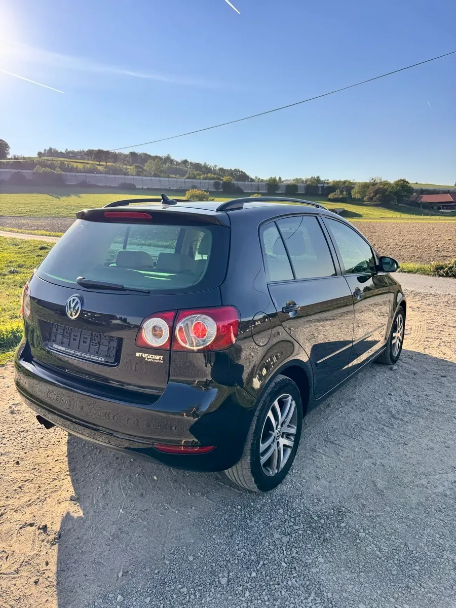 Volkswagen Golf 2010 photo 3