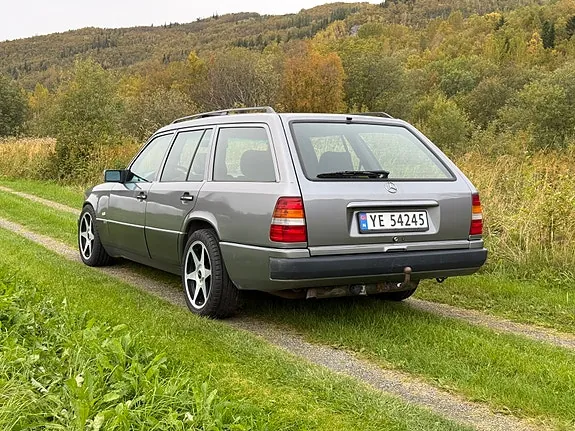 Mercedes-Benz 300 Te-24 1990 photo 3