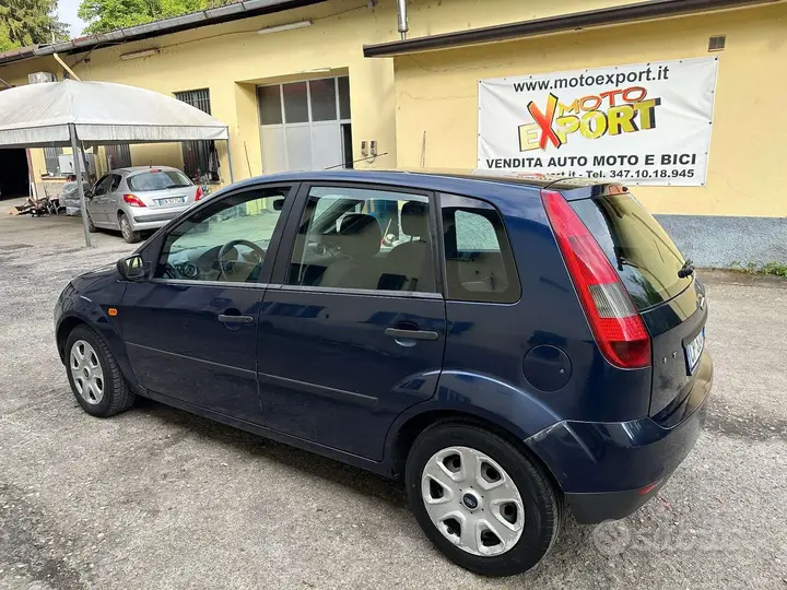 Ford Fiesta 2004 photo 3