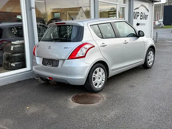 Suzuki Swift 2011 photo 4