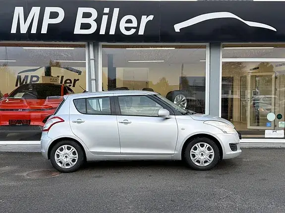 Suzuki Swift 2011 photo 3