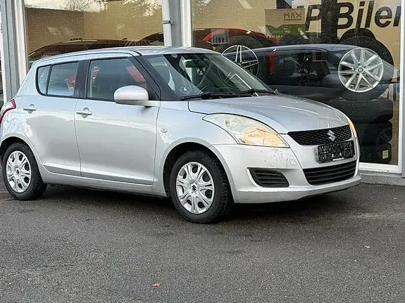 Suzuki Swift 2011 photo 2
